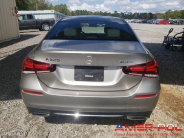 Mercedes Klasa A W177/V177 2020 Mercedes-Benz Klasa A 220_4MATIC_2.0 L_188 km_2020r 2.0 Benzyna 188KM, zdjęcie 5