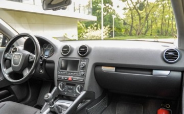 Audi A3 8P Hatchback 3d 1.9 TDI 105KM 2007 Audi A3 Sportback 1,9TDI 2007 r. Bezwypadkowy Panorama 1.9 Diesel 105KM, zdjęcie 9