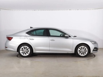 Skoda Octavia IV Liftback 2.0 TDI 115KM 2020 Skoda Octavia 2.0 TDI, Salon Polska, zdjęcie 5