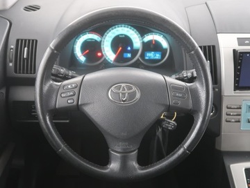 Toyota Corolla Verso E120 1.8 VVT-i 130KM 2004 Toyota Corolla Verso 1.8, Automat, 7 miejsc, zdjęcie 13