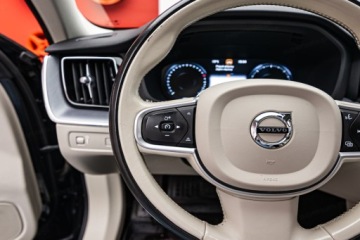 Volvo XC60 II 2021 VOLVO XC60 B4 D AWD Momentum Pro aut Suv 197KM 2021, zdjęcie 13