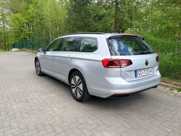 Volkswagen Passat B8 Variant Facelifting 2.0 TDI SCR 150KM 2021 VW Passat B8 Lift Kombi 2.0D Automat, zdjęcie 2
