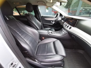 Mercedes Klasa E W213 2020 MERCEDES KLASA E W213 Limuzyna 1.6 200d 160KM * Automat* Przebieg 86487, zdjęcie 4