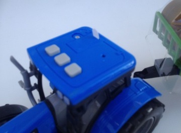 DUŻY TRAKTOR Z PRZYCZEPĄ ŚWIATŁO I DŹWIĘK FARMER