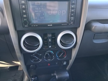 Jeep Wrangler III Terenowy 3.8 i V6 12V 200KM 2008 Jeep Wrangler Unlimited Hard-Top Sahara 3.8 200KM 4x4 Automat Klima, zdjęcie 15