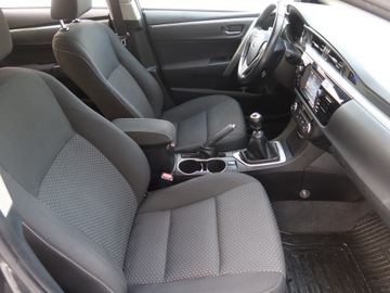 Toyota Corolla X Sedan Facelifting 1.6 Valvematic 132KM 2013 Toyota Corolla 1.6 Valvematic, Salon Polska, zdjęcie 8