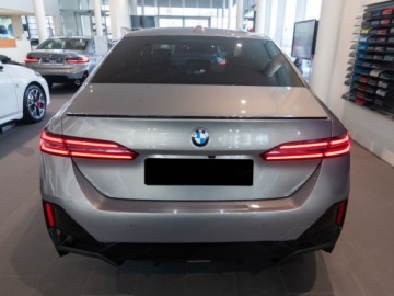 BMW Seria 5 G90-91 2025 BMW Seria 5 540d xDrive Sport Sedan 3.0 (303KM) 2025, zdjęcie 3