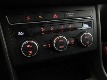 Seat Leon III Hatchback Facelifting 1.5 EcoTSI 130KM 2018 Seat Leon full LED klima auto tempomat, zdjęcie 27