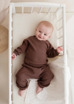 Чисто коричневые шорты-свитер 74