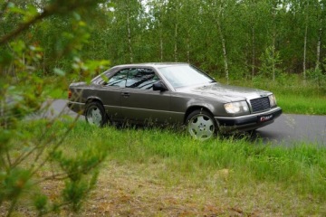 Mercedes W124 Coupe 3.0 180KM 1988 Mercedes-Benz 300 CE Coupe – Klasyka w najlepszym wydaniu | 1988 | 3.0, zdjęcie 26