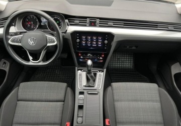 Volkswagen Passat B8 Limousine Facelifting 2.0 TSI 190KM 2021 Volkswagen Passat Business Pakiety, ACC, Ladowarka indukcyjna, GPS, ergoC, zdjęcie 3