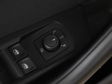 Volkswagen Passat B8 Variant Facelifting 2.0 TDI SCR 150KM 2022 Volkswagen Passat Variant | Kamera Cofania | Tempo, zdjęcie 11