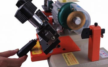 Машина для копирования ключей DEFU 238BS