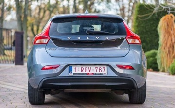Volvo V40 II Hatchback 2.0 T2 DRIVE-E 122KM 2016 Volvo V40 Volvo V40 T2 Drive-E Kinetic 2.0 Benzyna 122KM, zdjęcie 5