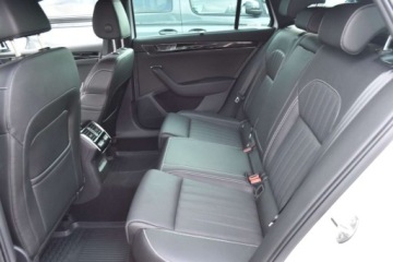 Skoda Superb III Kombi Facelifting 2.0 TSI 190KM 2023 Skoda Superb SalonPL 2.0TSI 190KM DSG COMBI LK Kessy ACC Podg.szyba Canton, zdjęcie 31