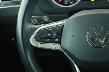 Volkswagen Tiguan II SUV Facelifting 2.0 TDI 150KM 2023 VW Tiguan 2.0 TDI, Salon Polska, 1. Właściciel, zdjęcie 19