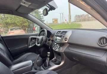 Toyota RAV4 III MPV Facelifting 2.2 D-4D 150KM 2011 Toyota RAV4 2.2 D-4D 150KM 2011r skora alcantara 2.2 Diesel 150KM, zdjęcie 4