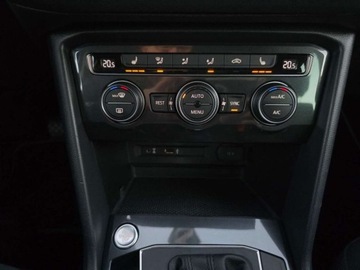 Volkswagen Tiguan II SUV 2.0 TSI 180KM 2018 Volkswagen Tiguan 2.0TSI 180KM 4x4 DSG R-Line Pakiety: Drogowy Plus - Prem, zdjęcie 25