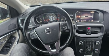Volvo V40 II Hatchback Facelifting 2.0 D2 120KM 2018 Volvo V40 2018 r. Full LED SKORA nawigacja 2.0 Diesel 120KM, zdjęcie 9