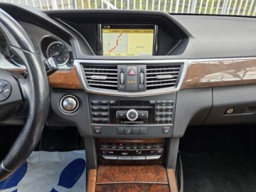 Mercedes Klasa E W212 Kombi 350 4MATIC 272KM 2011 MERCEDES E 350 4MATIC, V6 3.5l 272KM Przebieg: 194,588km Dokumentacja, zdjęcie 11