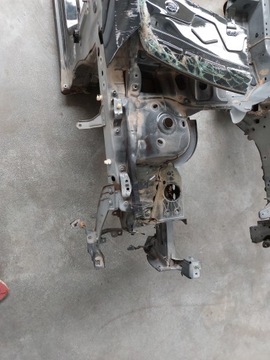 ФАРТУК ПЕРЕДНЕЙ ЧЕТВЕРТИ ПРАВЫЙ RENAULT MEGANE IV