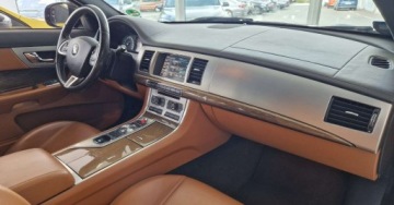 Jaguar XF I Sportbrake 3.0 D V6 240KM 2015 Jaguar XF XF Sportbrake 3.0 V6 Diesel 241 KM RWD Skorzana tapicerka Kamera, zdjęcie 15