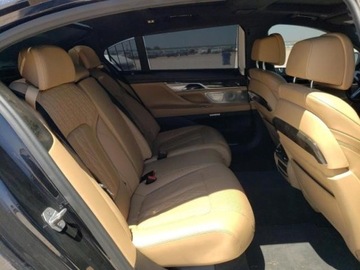 BMW Seria 7 G11-G12 2018 BMW Seria 7 2018, 6.6L, 4x4, M760XI, po gradobiciu, zdjęcie 8