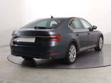 Skoda Superb III Liftback Facelifting 2.0 TDI 190KM 2019 Skoda Superb 2.0 TDI, Salon Polska, 187 KM, 4X4, zdjęcie 4