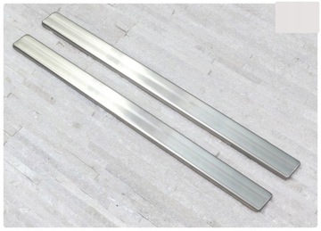 LIŠTA PRAHU NISSAN JUKE 2010+