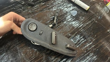 PANEL ŘÍZENÍ SEDADLEM SPOLUJEZDCE LANCIA THESIS