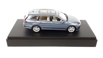 МОДЕЛЬ АВТОМОБИЛЯ VW Passat B8 Вариант 1:43 Дилерский центр