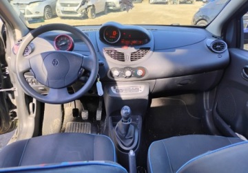 Renault Twingo II Hatchback 3d 1.2 16v 75KM 2012 Renault Twingo 2012r, 1.2. Benzyna. KABRIOLET. Delikatnie uszkodzony tyl., zdjęcie 6