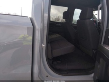Chevrolet Silverado II 2024 Chevrolet Silverado 1500 Short Bed Lt Trail Boss 2024 2.7 Benzyna 310KM, zdjęcie 12