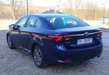 Toyota Avensis III Sedan Facelifting 2015 2.0 D-4D 143KM 2016 Toyota Avensis Salon PLPotwierdzony przebiegZadbanyEkonomiczny 2.0 143KM, zdjęcie 5
