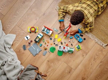 LEGO City 60371 Парковка для разрешенных транспортных средств