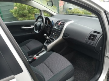 Toyota Auris I Hatchback 5d Facelifting 1.6 Valvematic 132KM 2011 Toyota Auris 1.6 Benzyna 132KM Klimatr LIFT Isofix, zdjęcie 18