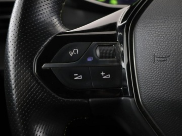 Peugeot 2008 I SUV Facelifting 1.2 PureTech 130KM 2019 Peugeot 2008 full LED półskóra virtual cocpit, zdjęcie 31
