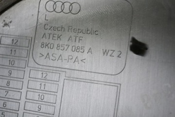 AUDI A4 8K B8 S4 2011 RHD DESKA ROZDĚLOVAČE BOČNÍ KRYT ZAKONČENÉ