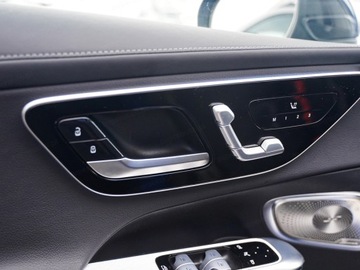 Mercedes GLC C254/X254 Coupe 2.0 220d 197KM 2025 MERCEDES-BENZ GLC 220 d 4-Matic AMG Line 2.0 (197KM) 2025, zdjęcie 17