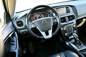 Volvo V40 II Hatchback Facelifting 2.0 D2 120KM 2016 Volvo V40 Iscription LiFT Full Led Digital Skóra, zdjęcie 6
