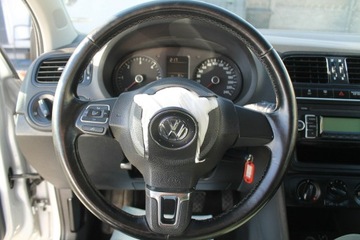 Volkswagen Polo V Hatchback 5d 1.6 TDI-CR DPF 90KM 2011 Volkswagen Polo ROK 2011 POJ 1,6 90 KM, zdjęcie 13
