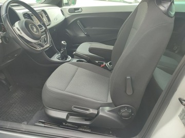 Volkswagen Beetle Hatchback 3d 1.6 TDI 105KM 2015 Volkswagen Beetle bezwypadkowy wyposażen, zdjęcie 26