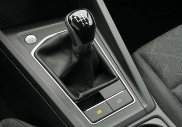 Volkswagen Golf VIII Hatchback 1.5 TSI EVO 130KM 2021 Volkswagen Golf Life Pakiety, ACC, Podgrzewane fotele, Podgrzewana kierow, zdjęcie 23