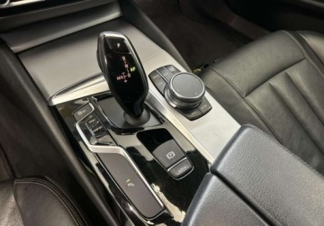 BMW Seria 5 F10-F11 Touring Facelifting 520d 190KM 2017 BMW Seria 5 BMW 520d Touring System nawigacji Professional Kamera cofania, zdjęcie 15