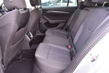 Skoda Octavia IV Kombi 2.0 TDI 150KM 2022 Skoda Octavia 2.0TDI 150KM Style Combi DSG Smartlink Kamera Kessy ACC Ambi, zdjęcie 32