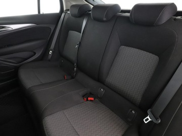 Opel Insignia II Grand Sport 1.5 Turbo 140KM 2018 Opel Insignia tempomat grzane fotele Bluetooth, zdjęcie 16