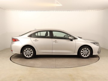 Toyota Corolla XII Sedan 1.6 Valvematic Dual VVT-i 132KM 2020 Toyota Corolla 1.6 Valvematic, Salon Polska, zdjęcie 5