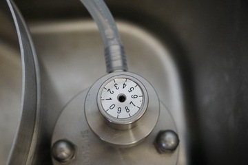 Автоматическая машина для взбивания сливок Sanomat Euro-Plus поперечная 12В 5л а-60