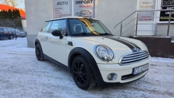 Mini One II Hatchback 1.4 95KM 2008 MINI ONE 1,4 benzyna 95 KM klima zarejestrowany 1.4 Benzyna 95KM, zdjęcie 9