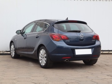 Opel Astra J Hatchback 5d 1.6 Turbo ECOTEC 180KM 2011 Opel Astra 1.6 T, Navi, Xenon, Klima, Klimatronic, zdjęcie 3